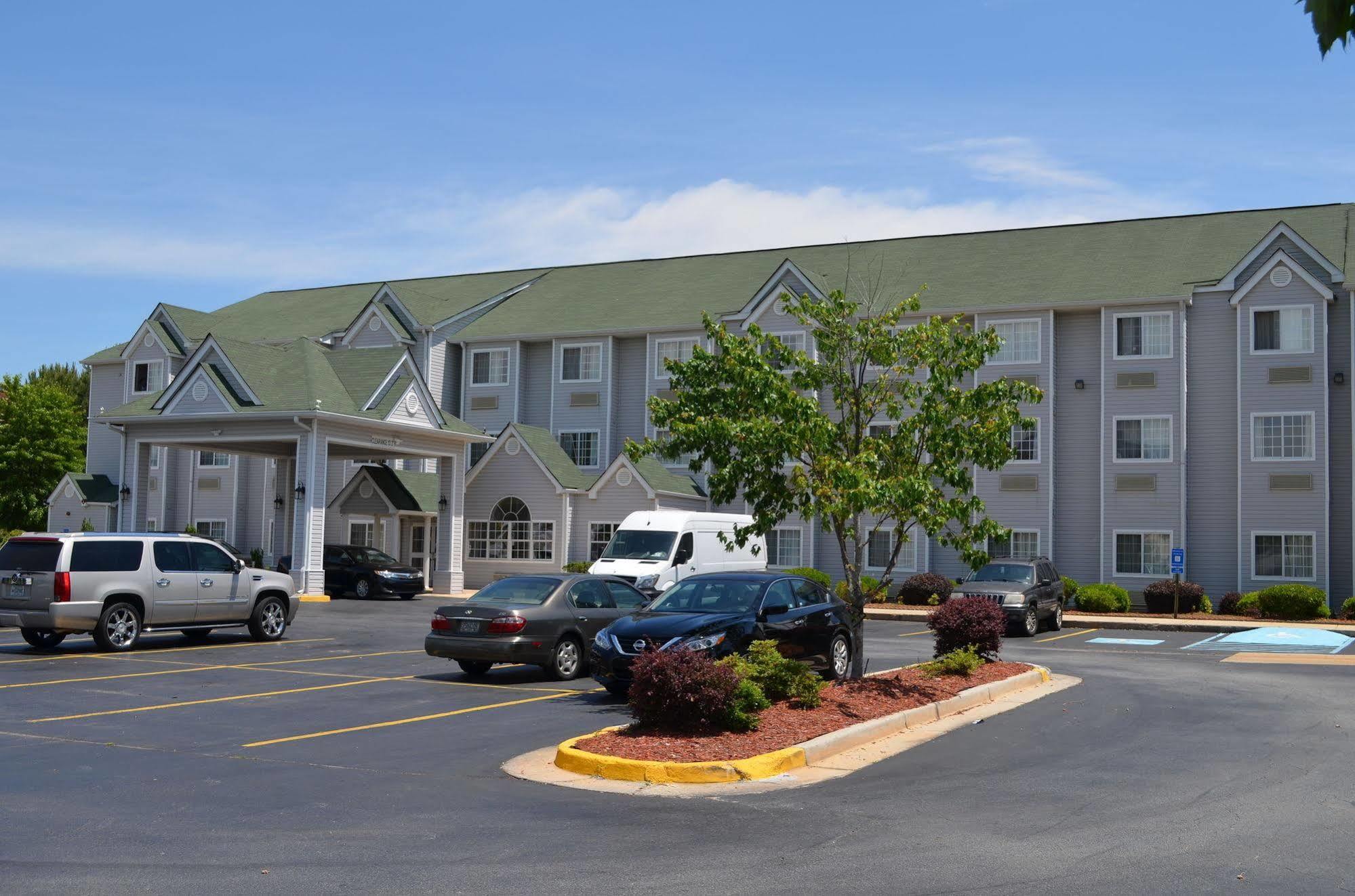 Microtel Inn & Suites By Wyndham Union City/Atlanta Airport Exterior photo